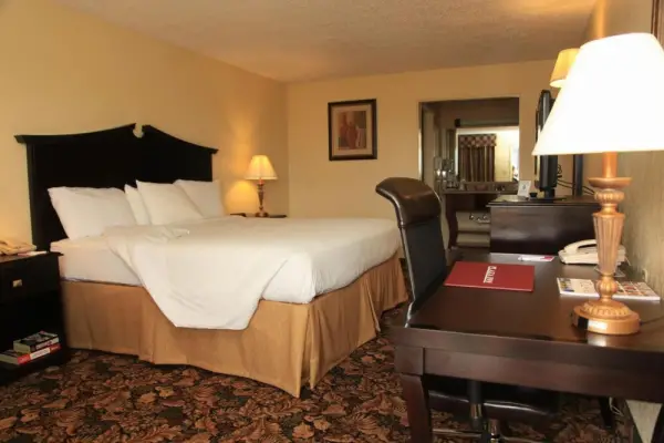 Plaza Inn Midland 5